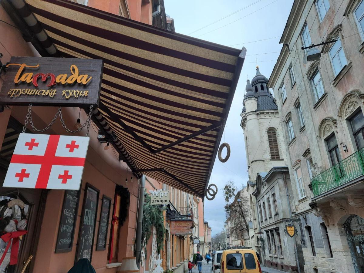 Midnight Cats' Apartment In Rynok Square Світло Є Завжди! Leópolis Exterior foto