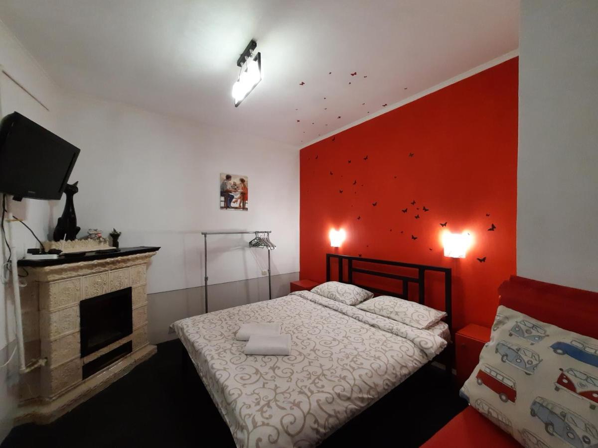 Midnight Cats' Apartment In Rynok Square Світло Є Завжди! Leópolis Exterior foto